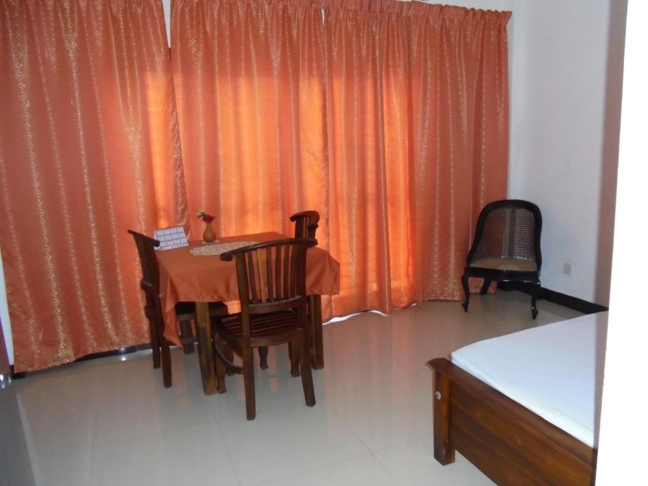 Jmf Hotel Negombo Exterior photo